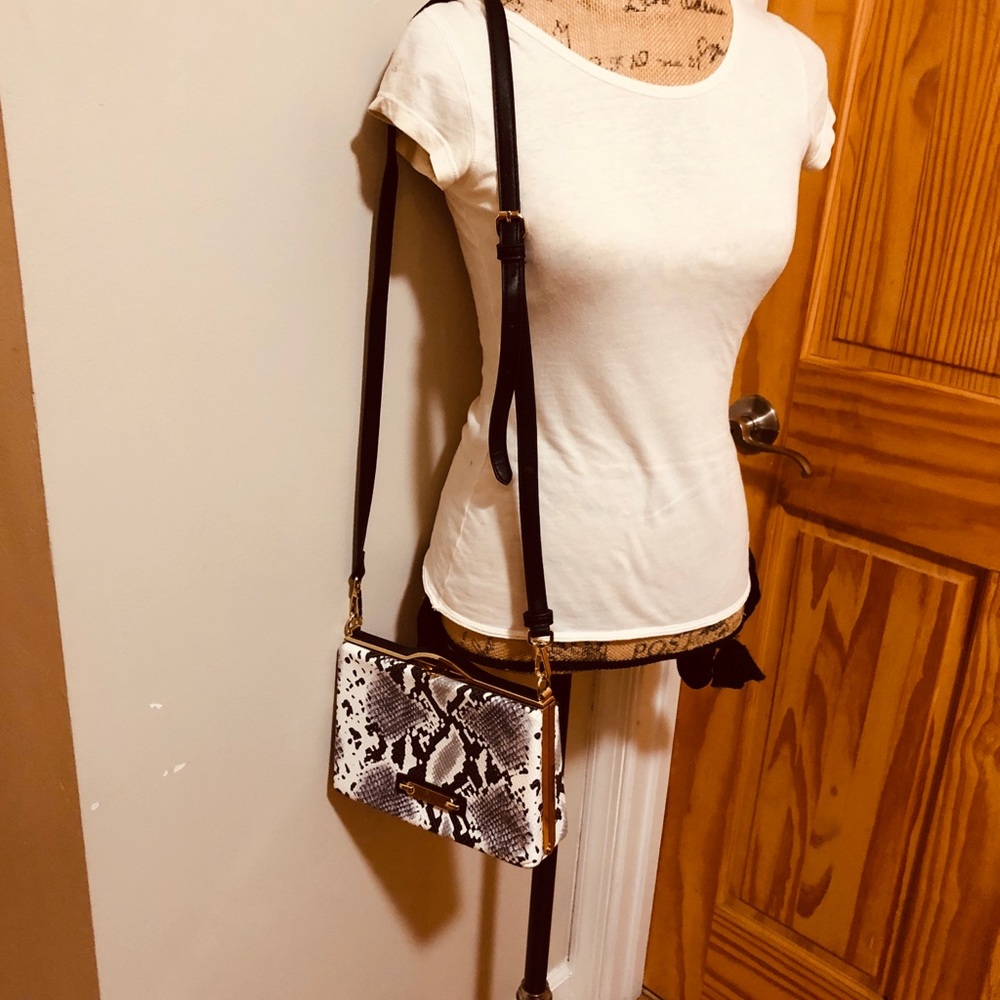 Versace Monochrome Patterned Clutch - image 4